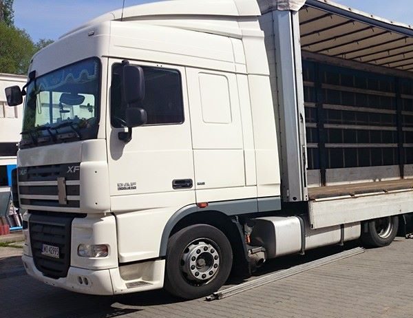Oferta pracy – poszukujemy kierowcy C+E do przewozu opakowań z tektury